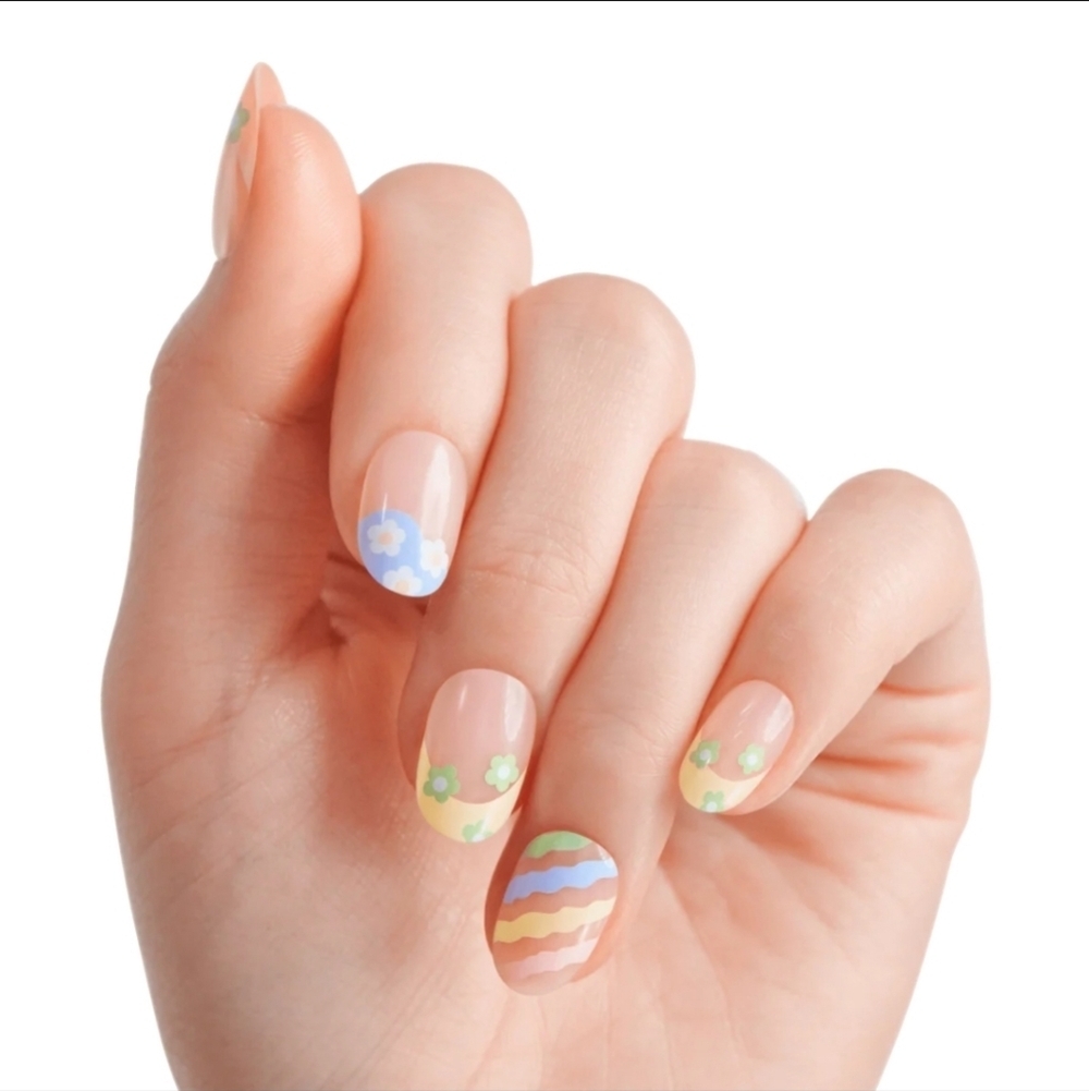 KISS Voguish Fantasy Press On Glue Nails In Cool Kid•28 Nails 💅🏻 - Picture 2 of 7